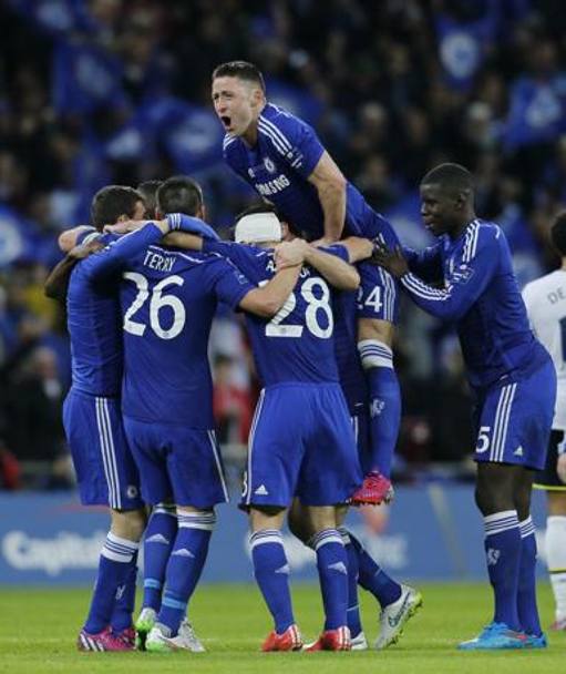 La gioia dei giocatori del Chelsea a fine partita. Reuters